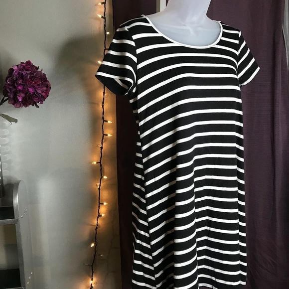 AB Studio: Striped Dress - Picture 2 of 3